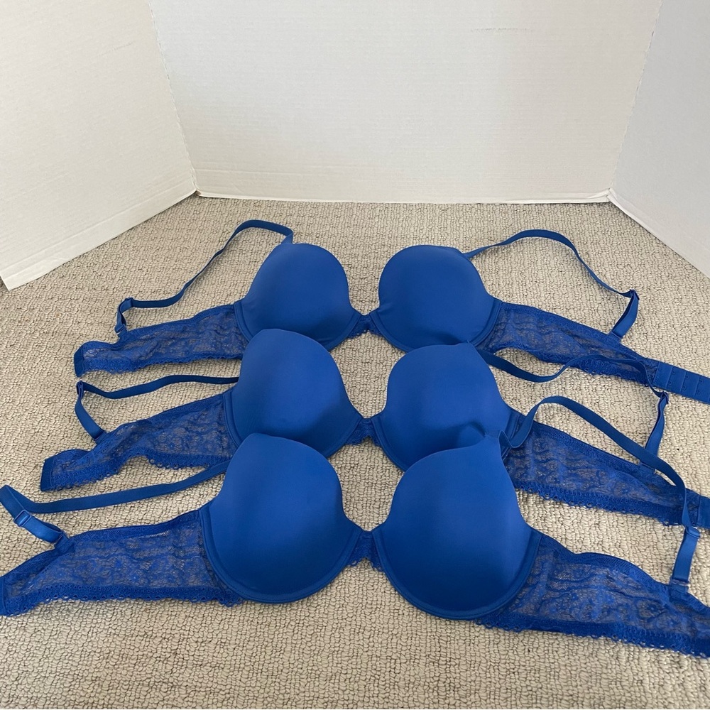 3 NWOT women’s GAP Body blue bras